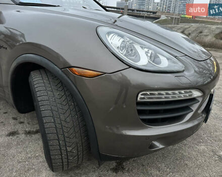 Коричневый Порше Каен, объемом двигателя 3 л и пробегом 313 тыс. км за 15999 $, фото 5 на Automoto.ua