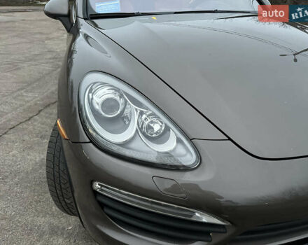 Коричневый Порше Каен, объемом двигателя 3 л и пробегом 313 тыс. км за 15999 $, фото 9 на Automoto.ua