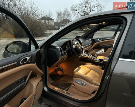 Коричневый Порше Каен, объемом двигателя 3 л и пробегом 313 тыс. км за 15999 $, фото 11 на Automoto.ua