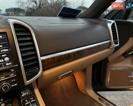 Коричневый Порше Каен, объемом двигателя 3 л и пробегом 313 тыс. км за 15999 $, фото 19 на Automoto.ua