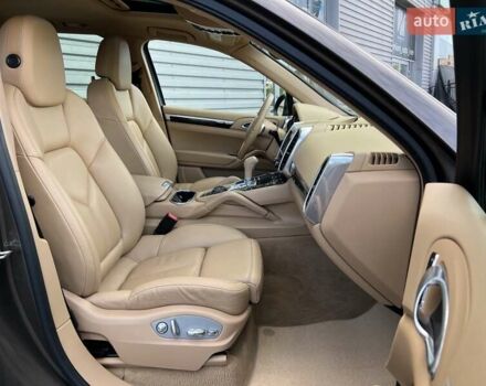 Коричневий Порше Cayenne, об'ємом двигуна 3 л та пробігом 126 тис. км за 17000 $, фото 27 на Automoto.ua