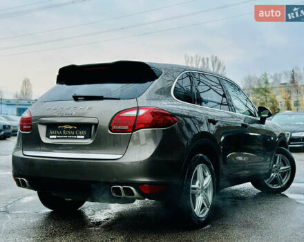 Коричневый Порше Каен, объемом двигателя 4.81 л и пробегом 136 тыс. км за 20800 $, фото 1 на Automoto.ua