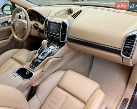 Коричневий Порше Cayenne, об'ємом двигуна 3 л та пробігом 126 тис. км за 17000 $, фото 29 на Automoto.ua