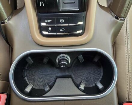 Коричневый Порше Каен, объемом двигателя 3.6 л и пробегом 180 тыс. км за 23800 $, фото 9 на Automoto.ua