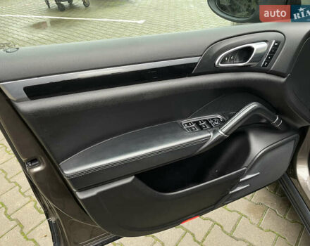 Коричневый Порше Каен, объемом двигателя 3 л и пробегом 191 тыс. км за 22500 $, фото 7 на Automoto.ua