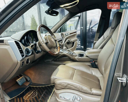 Коричневый Порше Каен, объемом двигателя 4.81 л и пробегом 136 тыс. км за 20800 $, фото 14 на Automoto.ua