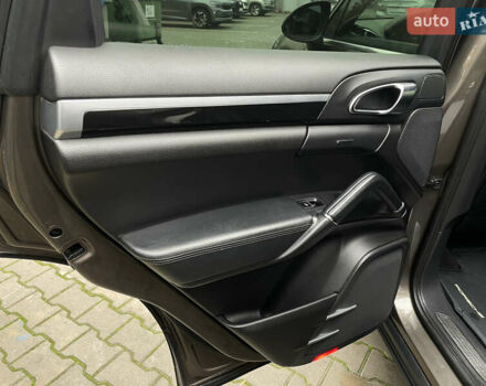 Коричневый Порше Каен, объемом двигателя 3 л и пробегом 191 тыс. км за 22500 $, фото 19 на Automoto.ua