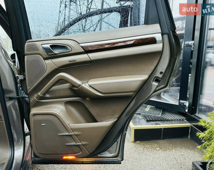 Коричневый Порше Каен, объемом двигателя 4.81 л и пробегом 136 тыс. км за 20800 $, фото 25 на Automoto.ua