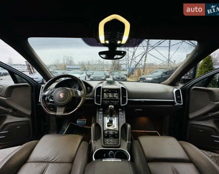 Коричневый Порше Каен, объемом двигателя 4.81 л и пробегом 136 тыс. км за 20800 $, фото 22 на Automoto.ua