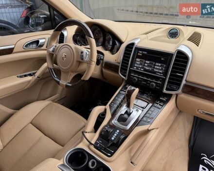 Порше Каен 2013 в Киеве на Automoto.ua Коричневый Порше Каен, объемом двигателя 3 л и пробегом 178 тыс. км за 23800 $, фото 26 на Automoto.ua