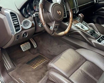 Коричневый Порше Каен, объемом двигателя 4.13 л и пробегом 162 тыс. км за 26000 $, фото 5 на Automoto.ua