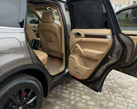 Коричневый Порше Каен, объемом двигателя 3 л и пробегом 178 тыс. км за 21000 $, фото 50 на Automoto.ua