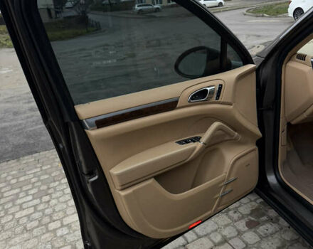 Коричневый Порше Каен, объемом двигателя 3 л и пробегом 178 тыс. км за 21000 $, фото 26 на Automoto.ua