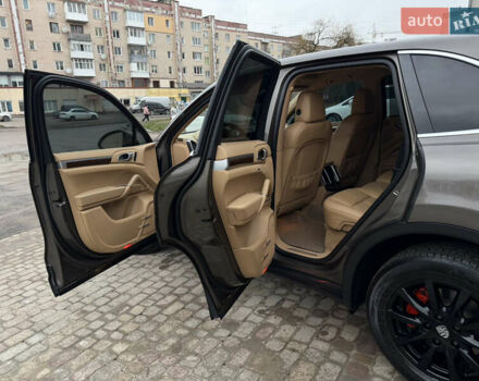 Коричневый Порше Каен, объемом двигателя 3 л и пробегом 178 тыс. км за 21000 $, фото 25 на Automoto.ua