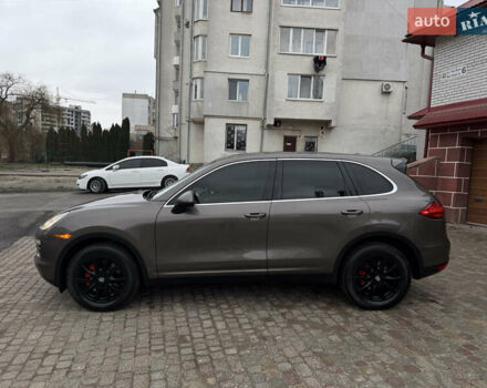 Коричневый Порше Каен, объемом двигателя 3 л и пробегом 178 тыс. км за 21000 $, фото 3 на Automoto.ua