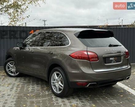 Порше Каен 2013 в Киеве на Automoto.ua Коричневый Порше Каен, объемом двигателя 3 л и пробегом 178 тыс. км за 23800 $, фото 10 на Automoto.ua