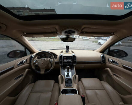 Коричневый Порше Каен, объемом двигателя 3 л и пробегом 178 тыс. км за 21000 $, фото 56 на Automoto.ua