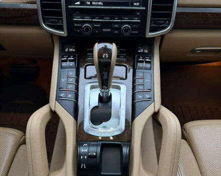 Коричневый Порше Каен, объемом двигателя 3 л и пробегом 178 тыс. км за 21000 $, фото 61 на Automoto.ua