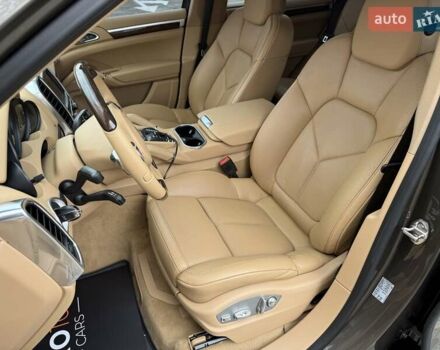 Порше Каен 2013 в Киеве на Automoto.ua Коричневый Порше Каен, объемом двигателя 3 л и пробегом 178 тыс. км за 23800 $, фото 21 на Automoto.ua