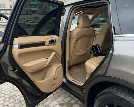 Коричневый Порше Каен, объемом двигателя 3 л и пробегом 178 тыс. км за 21000 $, фото 35 на Automoto.ua