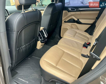 Коричневый Порше Каен, объемом двигателя 2.97 л и пробегом 180 тыс. км за 21500 $, фото 7 на Automoto.ua