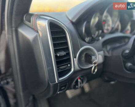 Коричневый Порше Каен, объемом двигателя 4.8 л и пробегом 140 тыс. км за 18500 $, фото 36 на Automoto.ua