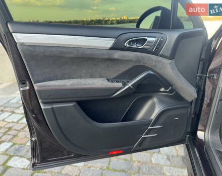 Коричневый Порше Каен, объемом двигателя 4.8 л и пробегом 140 тыс. км за 18500 $, фото 27 на Automoto.ua