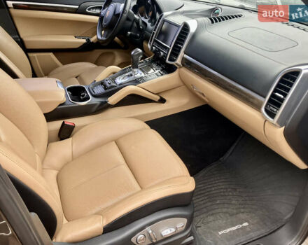 Коричневый Порше Каен, объемом двигателя 2.97 л и пробегом 180 тыс. км за 21500 $, фото 9 на Automoto.ua