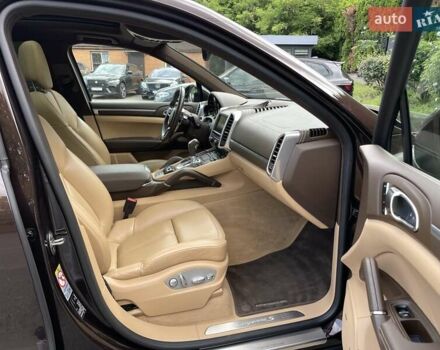 Коричневий Порше Cayenne, об'ємом двигуна 4.13 л та пробігом 58 тис. км за 59999 $, фото 32 на Automoto.ua