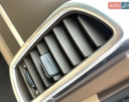 Коричневий Порше Cayenne, об'ємом двигуна 4.13 л та пробігом 58 тис. км за 59999 $, фото 37 на Automoto.ua