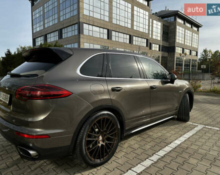 Коричневый Порше Каен, объемом двигателя 2.97 л и пробегом 141 тыс. км за 49900 $, фото 4 на Automoto.ua