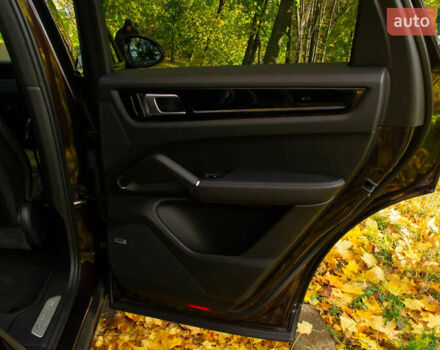 Коричневый Порше Каен, объемом двигателя 3 л и пробегом 112 тыс. км за 58900 $, фото 41 на Automoto.ua