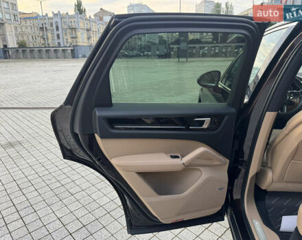 Коричневый Порше Каен, объемом двигателя 3 л и пробегом 99 тыс. км за 52900 $, фото 22 на Automoto.ua