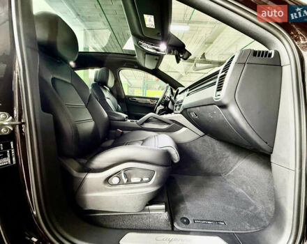 Коричневий Порше Cayenne, об'ємом двигуна 3 л та пробігом 3 тис. км за 81000 $, фото 8 на Automoto.ua