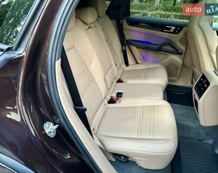 Коричневый Порше Каен, объемом двигателя 3 л и пробегом 43 тыс. км за 92950 $, фото 13 на Automoto.ua