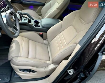 Коричневый Порше Каен, объемом двигателя 3 л и пробегом 43 тыс. км за 92950 $, фото 116 на Automoto.ua