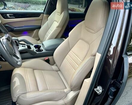 Коричневый Порше Каен, объемом двигателя 3 л и пробегом 43 тыс. км за 92950 $, фото 117 на Automoto.ua