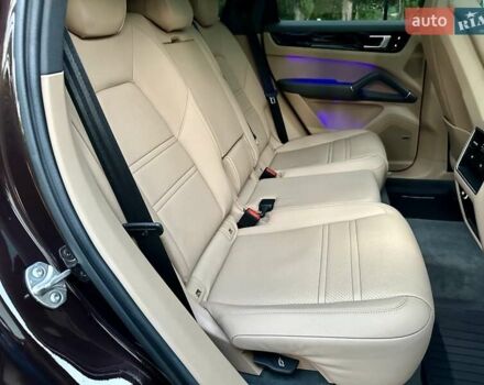 Коричневый Порше Каен, объемом двигателя 3 л и пробегом 43 тыс. км за 92950 $, фото 14 на Automoto.ua