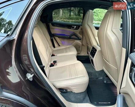 Коричневый Порше Каен, объемом двигателя 3 л и пробегом 43 тыс. км за 92950 $, фото 12 на Automoto.ua