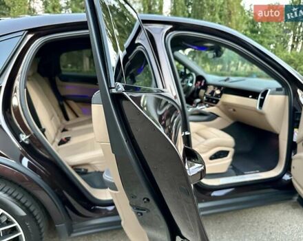 Коричневый Порше Каен, объемом двигателя 3 л и пробегом 43 тыс. км за 92950 $, фото 26 на Automoto.ua