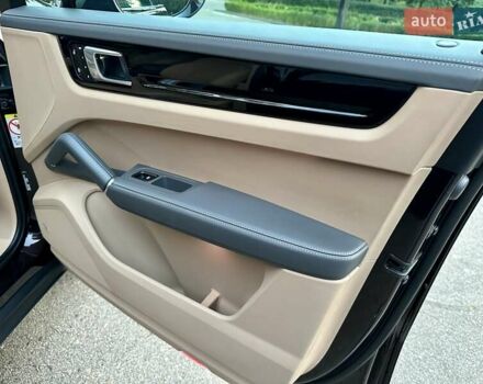 Коричневый Порше Каен, объемом двигателя 3 л и пробегом 43 тыс. км за 92950 $, фото 17 на Automoto.ua