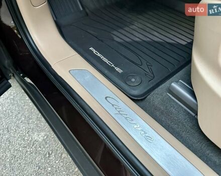 Коричневый Порше Каен, объемом двигателя 3 л и пробегом 43 тыс. км за 92950 $, фото 120 на Automoto.ua