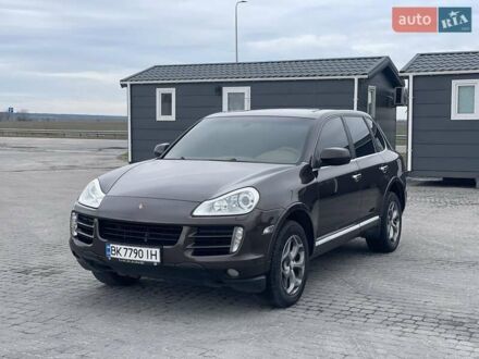Порше Cayenne 2009 у Дубно на Automoto.ua Коричневий Порше Cayenne, об'ємом двигуна 2.97 л та пробігом 250 тис. км за 16700 $, фото 1 на Automoto.ua