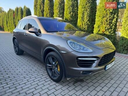 Порше Каен 2013 в Коростене на Automoto.ua Коричневый Порше Каен, объемом двигателя 4.2 л и пробегом 196 тыс. км за 28500 $, фото 1 на Automoto.ua