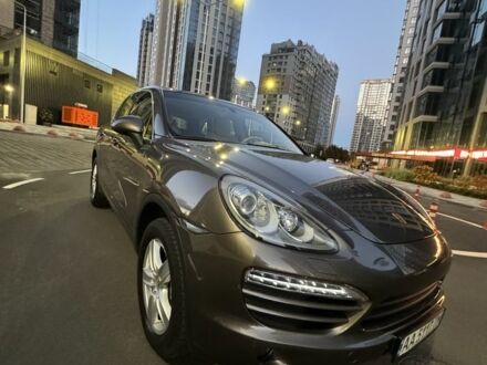 Порше Cayenne 2013 у Києві на Automoto.ua Коричневий Порше Cayenne, об'ємом двигуна 3.6 л та пробігом 130 тис. км за 21000 $, фото 1 на Automoto.ua
