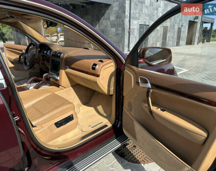 Красный Порше Каен, объемом двигателя 4.81 л и пробегом 117 тыс. км за 13500 $, фото 24 на Automoto.ua