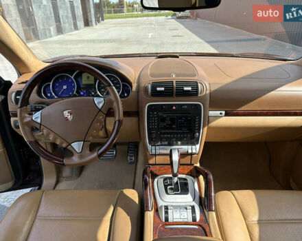 Красный Порше Каен, объемом двигателя 4.81 л и пробегом 117 тыс. км за 13500 $, фото 20 на Automoto.ua