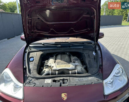 Красный Порше Каен, объемом двигателя 4.81 л и пробегом 117 тыс. км за 13500 $, фото 17 на Automoto.ua