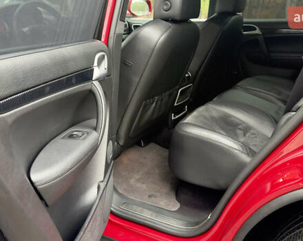 Червоний Порше Cayenne, об'ємом двигуна 4.81 л та пробігом 126 тис. км за 12222 $, фото 17 на Automoto.ua