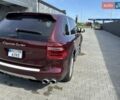 Красный Порше Каен, объемом двигателя 4.81 л и пробегом 117 тыс. км за 13500 $, фото 2 на Automoto.ua